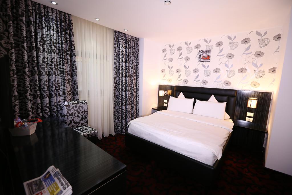 Hotel Articus Craiova Esterno foto